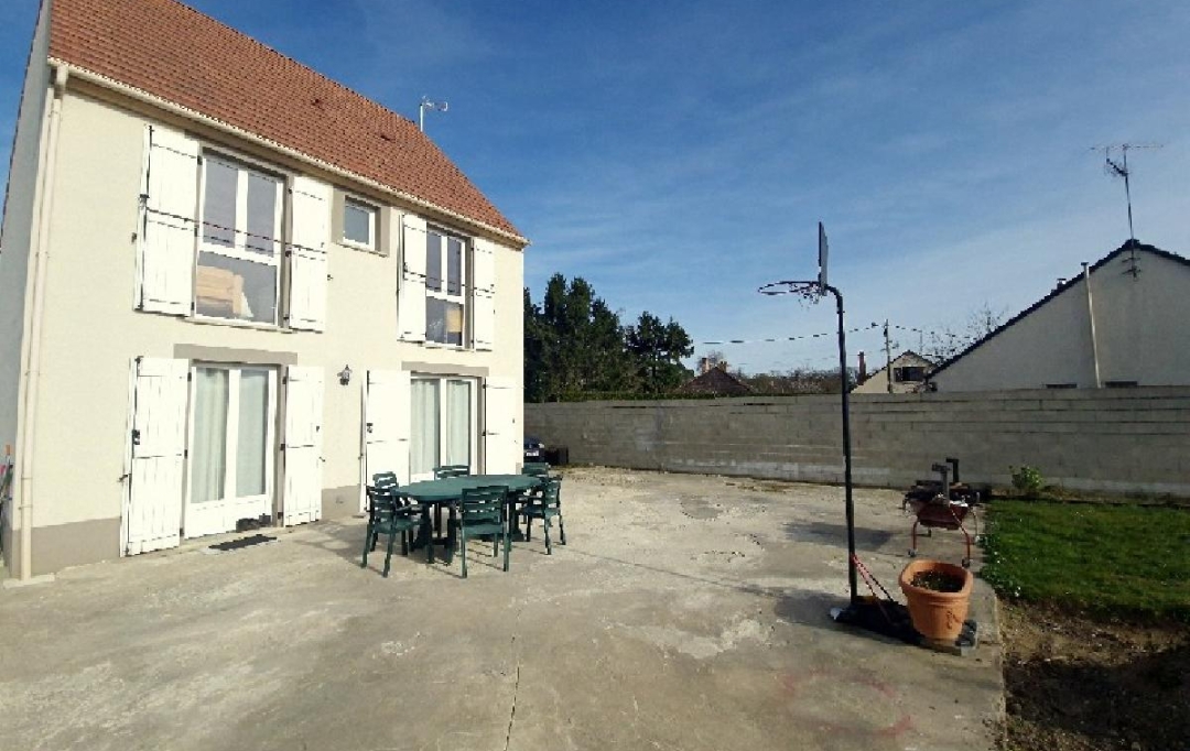 Nogent sur Oise Immobilier : Maison / Villa | MOGNEVILLE (60140) | 102 m2 | 270 000 € 