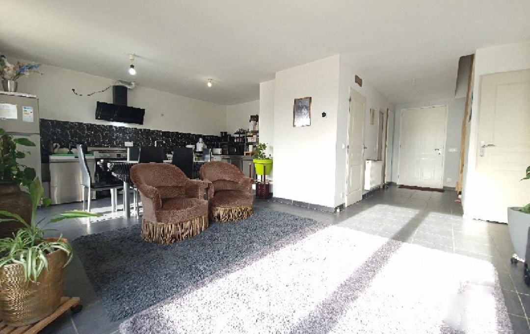 Nogent sur Oise Immobilier : Maison / Villa | MOGNEVILLE (60140) | 102 m2 | 270 000 € 
